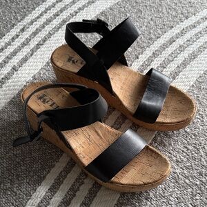 KORKS // WEDGE STRAPPY SANDALS